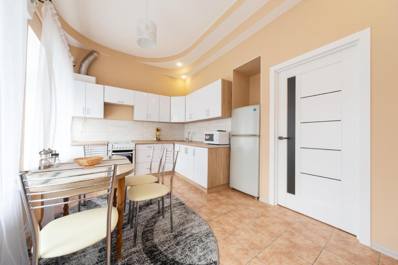Apartment Center Of Odessa Exterior foto
