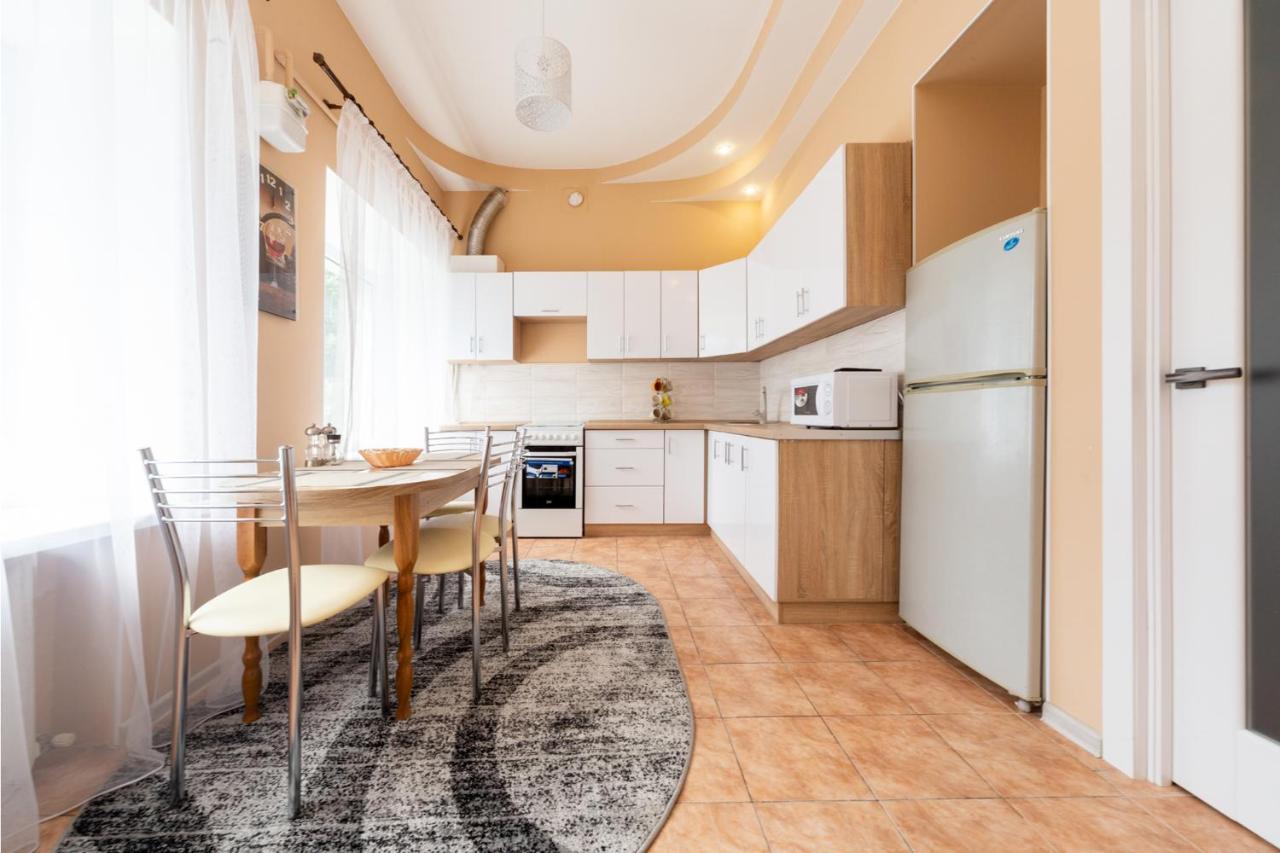 Apartment Center Of Odessa Exterior foto
