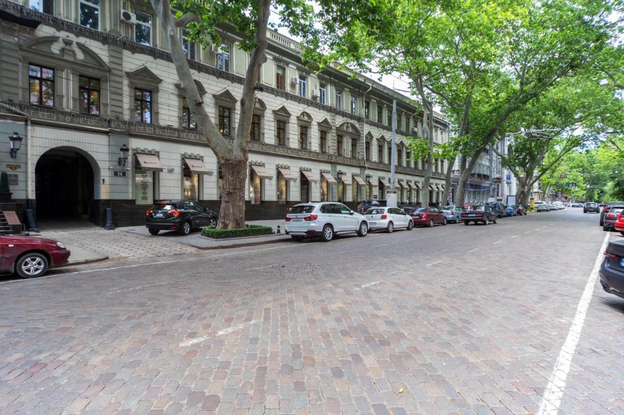 Apartment Center Of Odessa Exterior foto