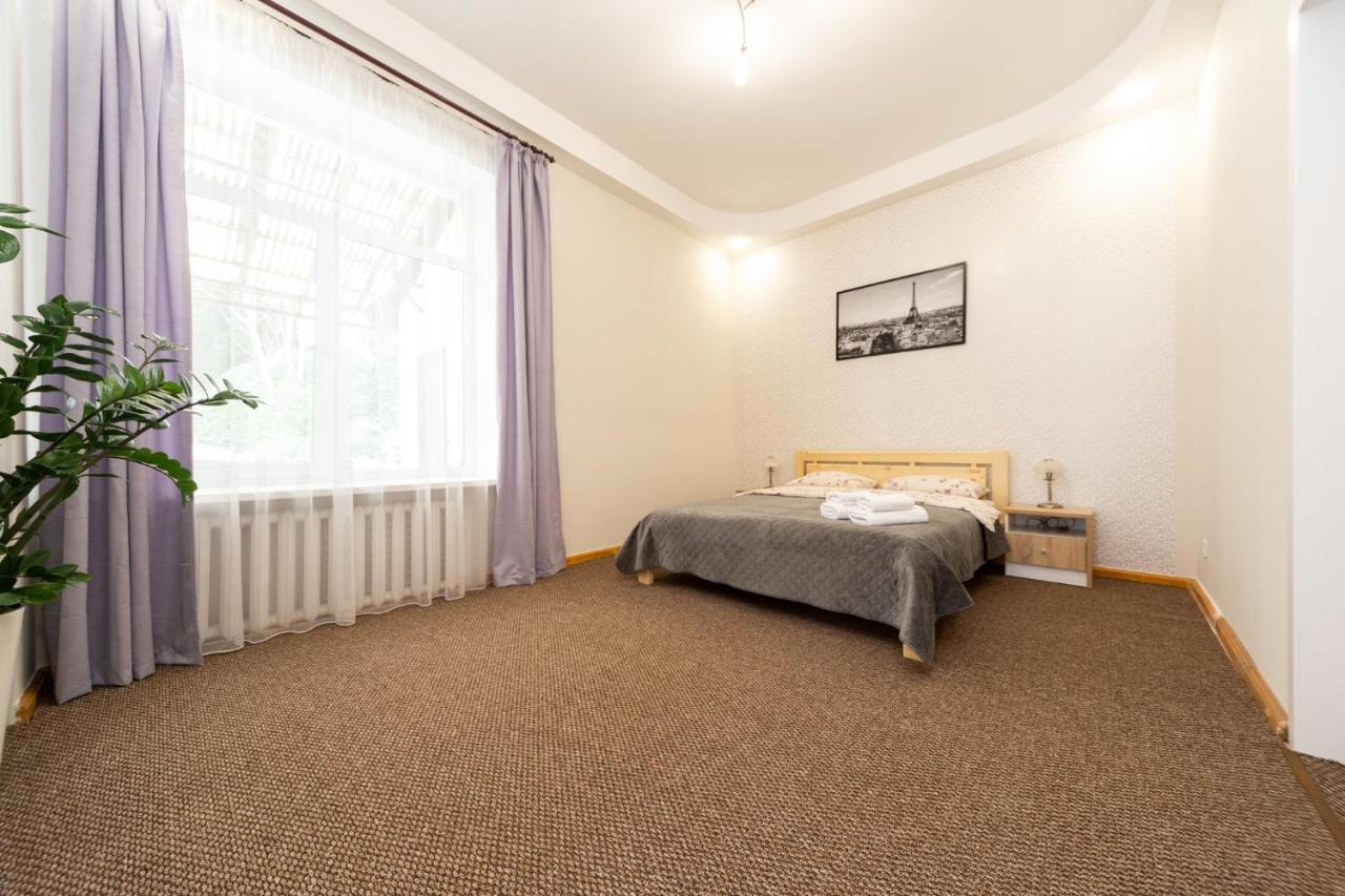 Apartment Center Of Odessa Exterior foto